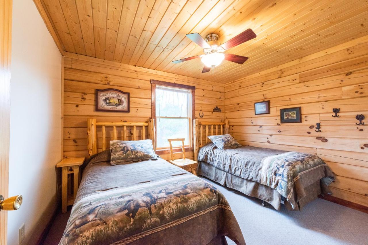 Spur Of The Moment Ranch Hotell Mountain Exteriör bild